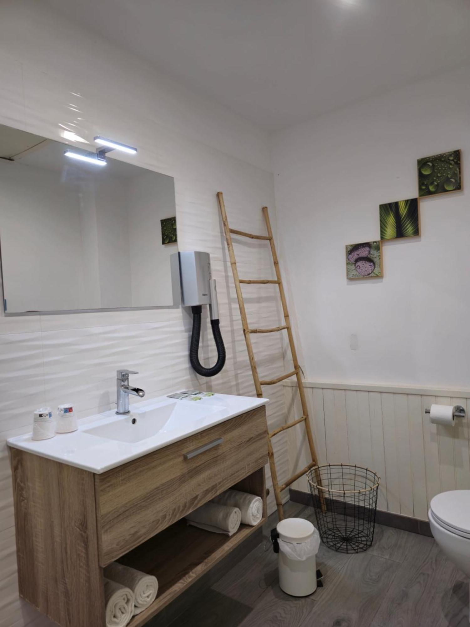 Hotel L'Alsace-Gare Sncf Narbonne Kamer foto